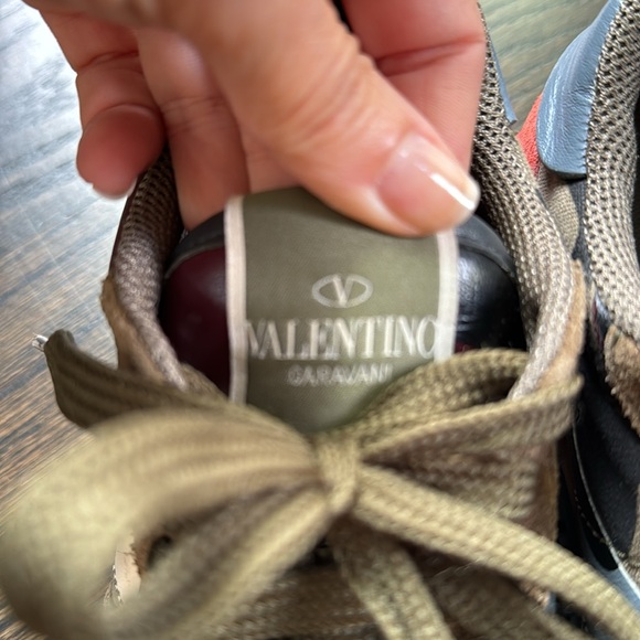 EUC Valentino suede sneakers - beautiful and comfortable - from TRR - with box - Picture 9 of 12